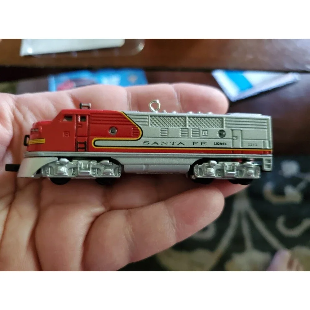 1950 Santa Fe F3 Diesel Locomotive Ornament  Hallmark 1997 Lionel 2nd In Series
